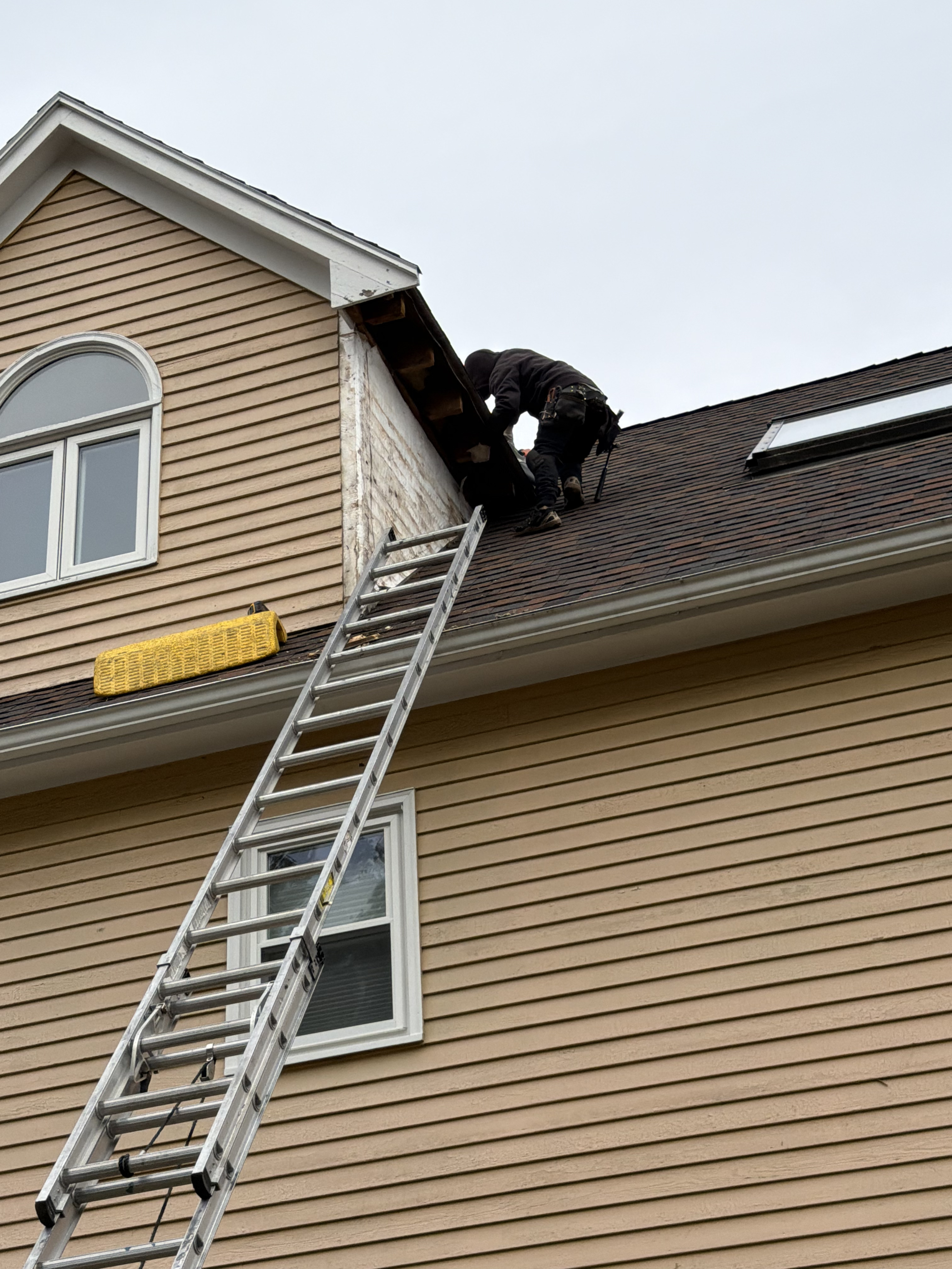 Seamless Gutters & Gutter Guards by Storm King Roofing in Massachusetts